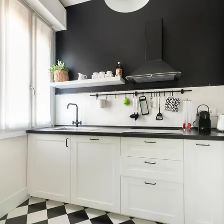 House Center Apartment