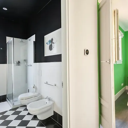 House Center Apartment *